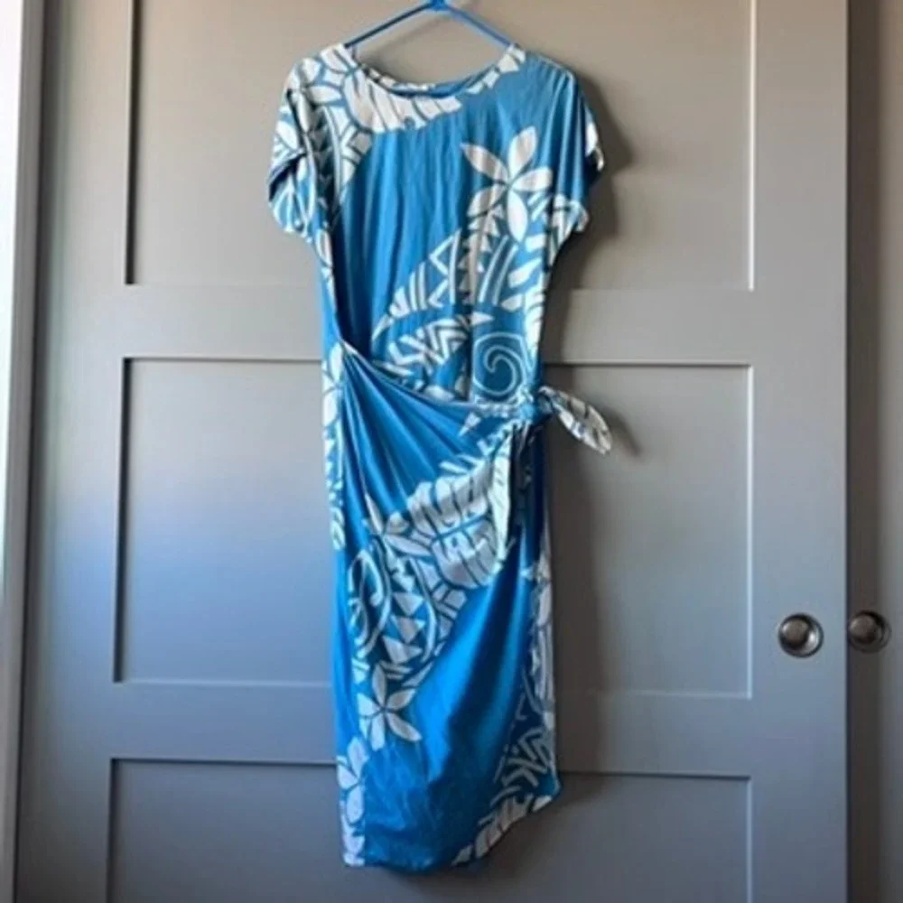 Hawaiian Blue Tropical Floral Midi Dress Sz M Wrap Tie Short Sleeve Beach Resort